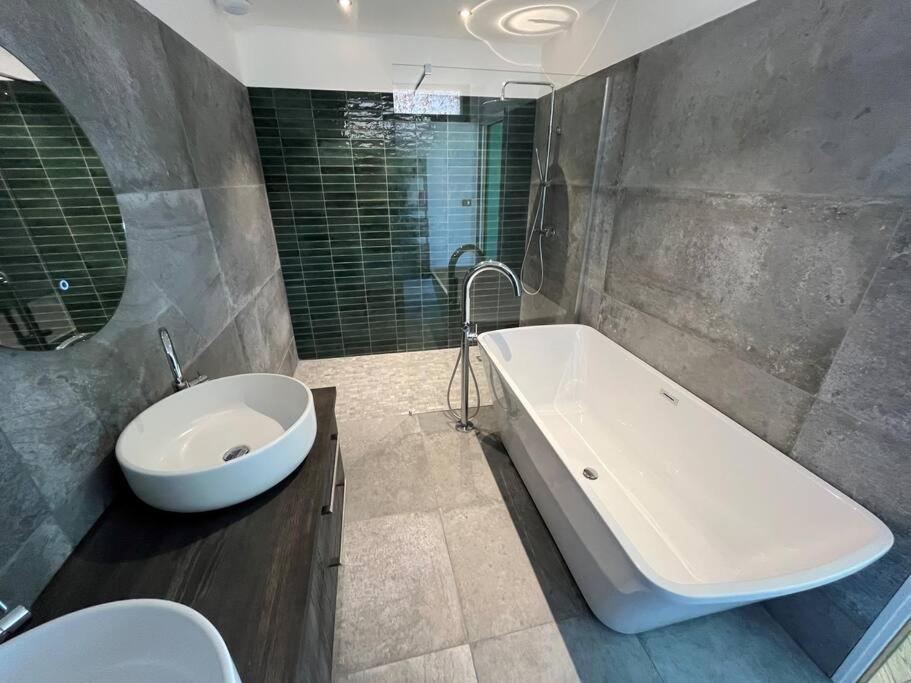 Villa De Charme Châteauneuf-de-Gadagne Extérieur photo